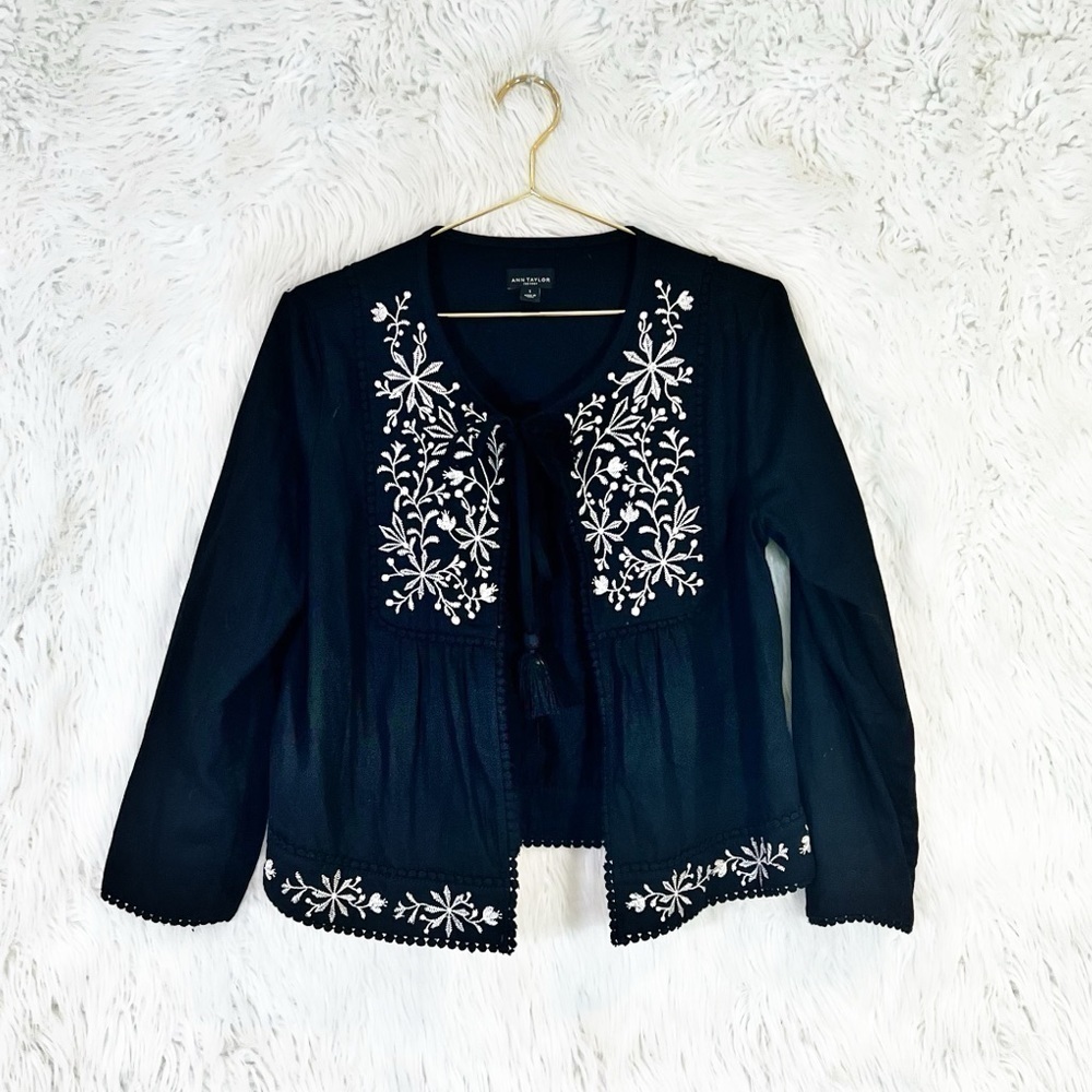 Ann Taylor embroidered lightweight cotton jacket